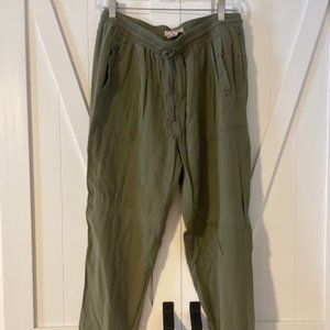 FOREVER 21 Contemporary Olive Green Pants